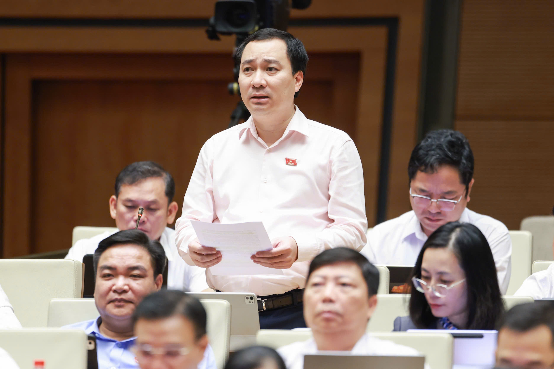 Đại biểu Quốc hội đề xuất xử lý nghiêm chủ đầu tư vi phạm, tăng cơ chế bảo vệ người mua nhà